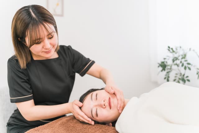 北見市RESET整骨院の頭蓋骨矯正 - 頭痛めまい顔の歪み改善