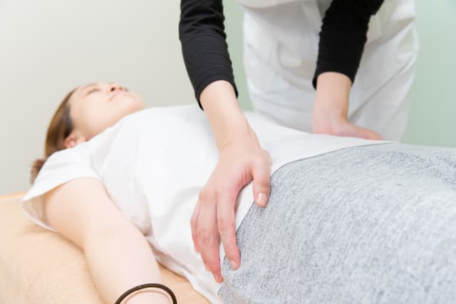 北見市RESET整骨院の骨盤矯正施術 - 腰痛身体の歪み改善